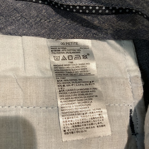 Banana Republic Hampton Chambray short 00P - Picture 4 of 5